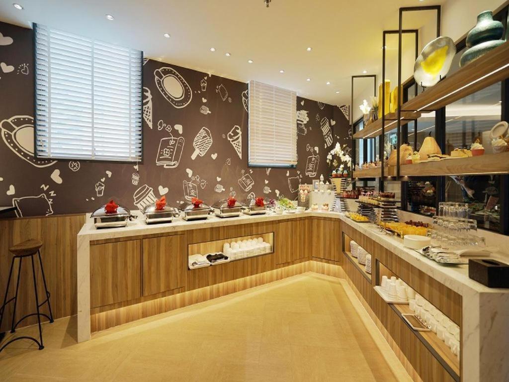 Hanting Premium Xizang Nan Road Hotel